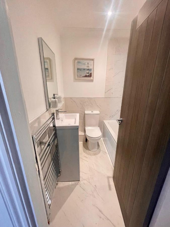 Exquisite Apartment, Stone Throw From The Beach Bournemouth Eksteriør bilde