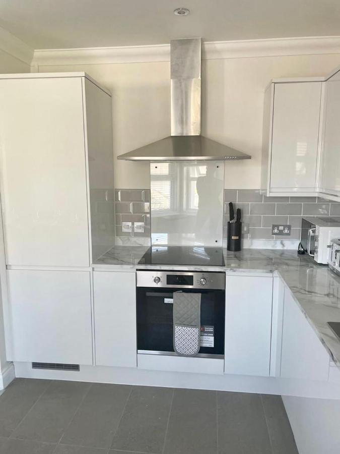 Exquisite Apartment, Stone Throw From The Beach Bournemouth Eksteriør bilde