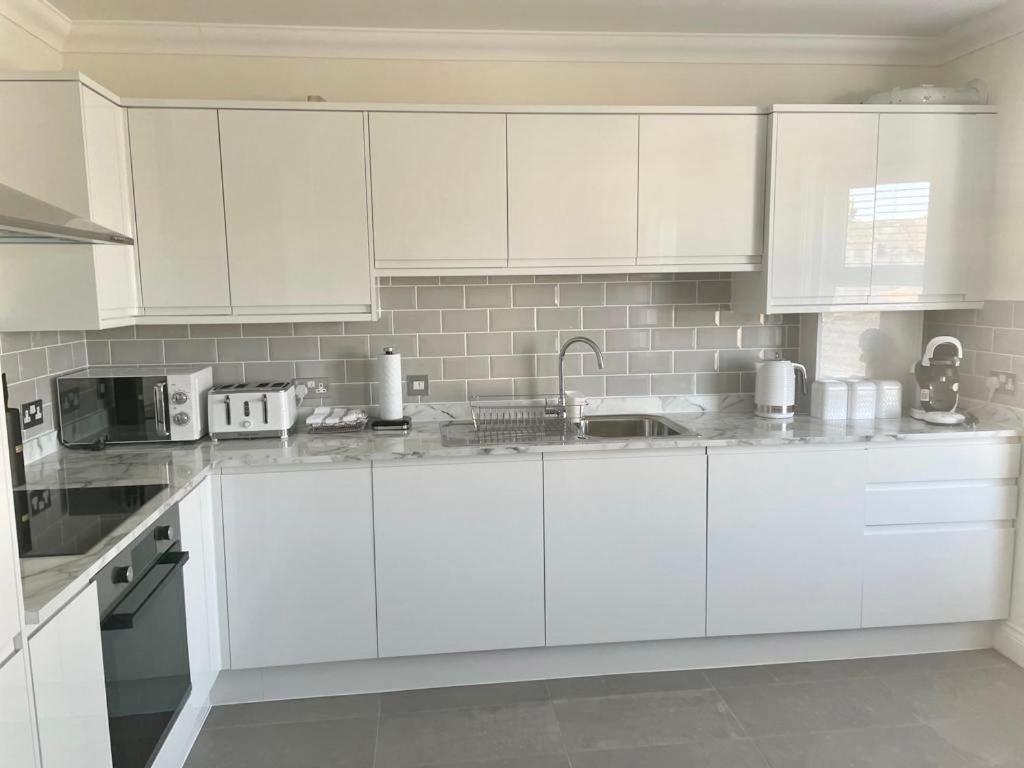 Exquisite Apartment, Stone Throw From The Beach Bournemouth Eksteriør bilde