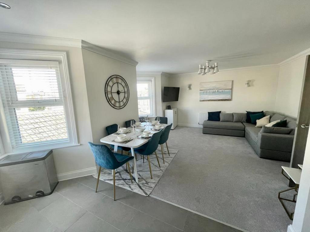 Exquisite Apartment, Stone Throw From The Beach Bournemouth Eksteriør bilde