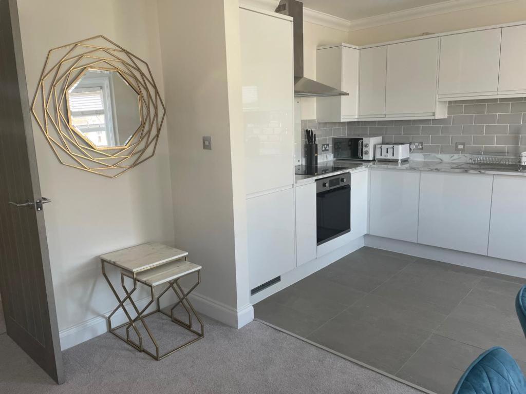 Exquisite Apartment, Stone Throw From The Beach Bournemouth Eksteriør bilde