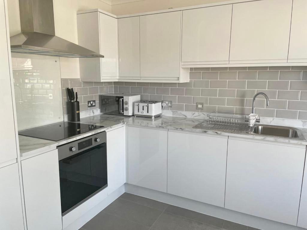 Exquisite Apartment, Stone Throw From The Beach Bournemouth Eksteriør bilde